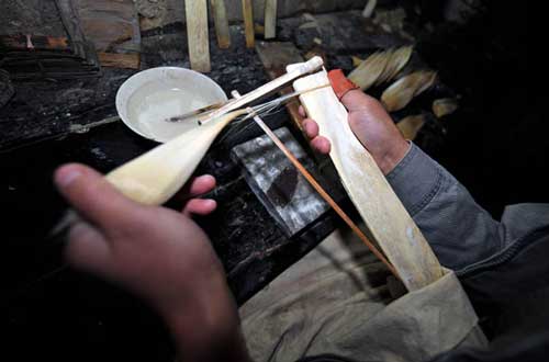 千年制笔工艺面临失传危机 手工制作绛州毛笔买少见少
